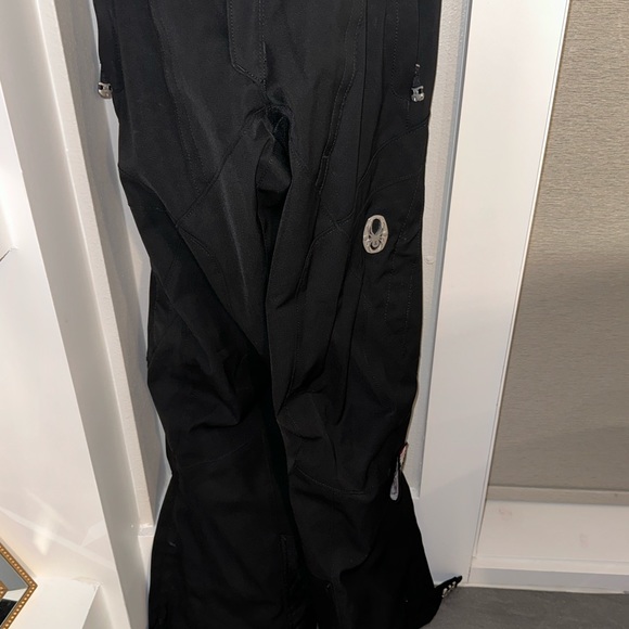 Spyder ski pants. - Picture 6 of 6